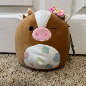 💗 Squishmallow - 7.5” Griella Cow w/‎ Bow